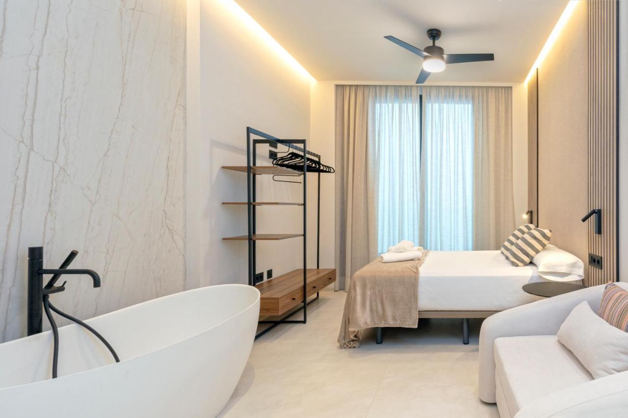 Magnificent Renovated 2Bd 2Bth Duplex With Backyard - City Centre Málaga Exterior foto